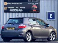Usado Toyota Auris 2010 Cinzento Citadino