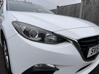 Used Mazda 3 2015 White Hatchback