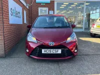 Used Toyota Yaris Hybrid 100 HP (73 kW) 2019 Red Hatchback