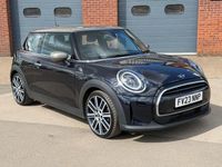 Begagnad Mini Cooper Exclusive 2023 Blå Halvkombi