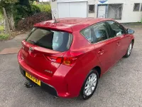 Used Toyota Auris 132 HP (97 kW) 2014 Red Hatchback