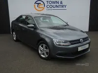 Usado VW Jetta SE 105 HP (77 kW) 2014 Cinzento Sedan
