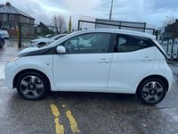 Used Toyota Aygo X-play 68 HP (50 kW) 2014 White Hatchback