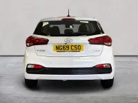 Used Hyundai i20 SE 84 HP (61 kW) 2020 White Hatchback