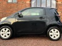 Used Toyota iQ 68 HP (50 kW) 2009 Black Hatchback