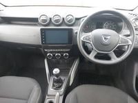 Begagnad Dacia Duster Prestige 100 HK (73 kW) 2022 Orange SUV