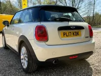 Usado Mini Cooper Hatch 136 CV (100 kW) 2017 Blanco Utilitario