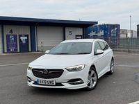 Used Vauxhall Insignia SRi 170 HP (125 kW) 2019 White Hatchback