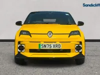 Used Renault R5 Iconic 89 kW (122 HP) 2025 Yellow/black Hatchback