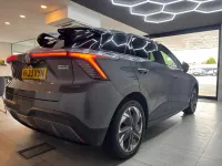 Begagnad MG MG4 EV Trophy 63 kW (87 HK) 2023 Grå Halvkombi