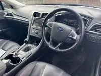 Usado Ford Mondeo Titanium 150 HP (110 kW) 2016 Cinzento Citadino