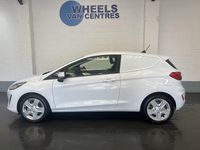 Usado Ford Fiesta S 85 CV (62 kW) 2020 Blanco Utilitario