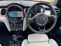 Begagnad Mini Cooper Exclusive 136 HK (100 kW) 2023 Svart Halvkombi