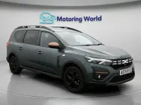 Used Dacia Jogger Extreme 141 HP (103 kW) 2025 Green MPV