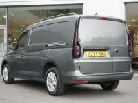 Usado VW Caddy Maxi Pro 122 HP (89 kW) 2024 Cinzento Monovolume