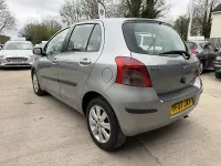 Used Toyota Yaris 87 HP (63 kW) 2007 Silver Hatchback
