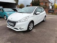 Used Peugeot 208 Active 82 HP (60 kW) 2014 White Hatchback