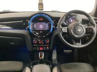 Usado Mini Cooper Hatch 134 CV (98 kW) 2023 Rojo Utilitario