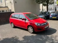 Used Vauxhall Zafira Design Edition 115 HP (84 kW) 2012 Red MPV
