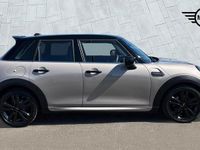 Usado Mini Cooper Hatch 134 HP (98 kW) 2023 Cinzento Citadino