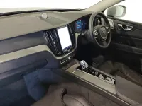 Używany Volvo XC60 Ultra 455 KM (334 kW) 2025 Srebrny SUV