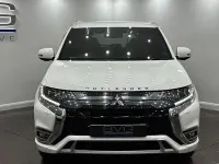 Used Mitsubishi Outlander P-HEV 177 HP (130 kW) 2018 White Estate