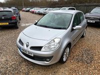 Usado Renault Clio II Dynamique 2008 Prateado Citadino