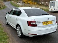 Used Skoda Octavia LAURIN & KLEMENT 150 HP (110 kW) 2017 White Hatchback