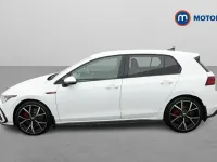 Begagnad VW Golf VIII GTI 245 HK (180 kW) 2024 Vit Halvkombi