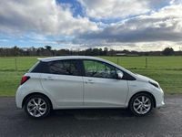 Used Toyota Yaris Hybrid Sport 101 HP (74 kW) 2015 White Hatchback