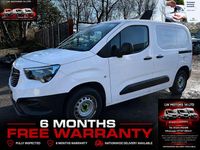 Begagnad Vauxhall Combo 100 HK (73 kW) 2021 Vit Minibuss