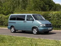 Used VW Caravelle 140 HP (102 kW) 2002 Green
