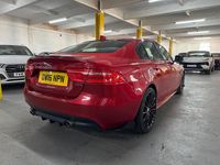 Usado Jaguar XE R-Sport 2016 Vermelho Sedan