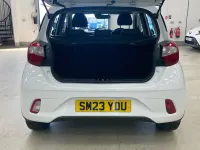 Used Hyundai i10 SE 84 HP (61 kW) 2023 White Hatchback