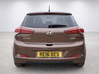 Used Hyundai i20 Premium 84 HP (61 kW) 2016 Brown Hatchback