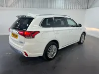 Used Mitsubishi Outlander P-HEV 209 HP (153 kW) 2018 White SUV