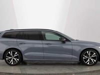 Usado Volvo V60 R-Design 163 HP (119 kW) 2022 Cinzento Carrinha