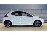 Used Toyota Yaris Hybrid Design 116 HP (85 kW) 2021 White Hatchback