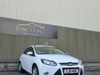Used Ford Focus Zetec 125 HP (91 kW) 2011 White Hatchback