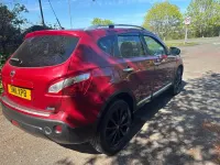 Używany Nissan Qashqai N-TEC 110 KM (80 kW) 2011 Czerwony SUV
