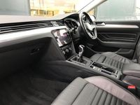 Used VW Passat SEL 150 HP (110 kW) 2022 Black Estate