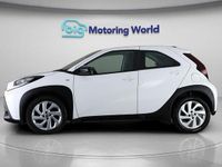 Used Toyota Aygo X PURE 72 HP (52 kW) 2022 White SUV