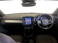 Begagnad Volvo XC40 Core 190 HK (139 kW) 2022 Svart SUV