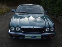 used Jaguar XJ8 XJ Series 3.2Executive Saloon 4dr Petrol Automatic (290 g/km, 240 bhp)