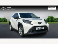 Used Toyota Aygo X PURE 72 HP (52 kW) 2023 White SUV