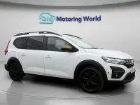 Used Dacia Jogger Extreme 141 HP (103 kW) 2024 White MPV