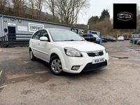 Used Kia Rio 2011 White Hatchback