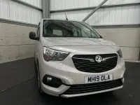 Używany Vauxhall Combo Design Edition 130 KM (95 kW) 2019 Szary Minivan