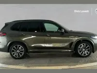 Usado BMW X5 M Sport 347 CV (255 kW) 2023 Verde SUV