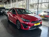 Usado Kia Ceed GT-Line 138 HP (101 kW) 2024 Vermelho Citadino